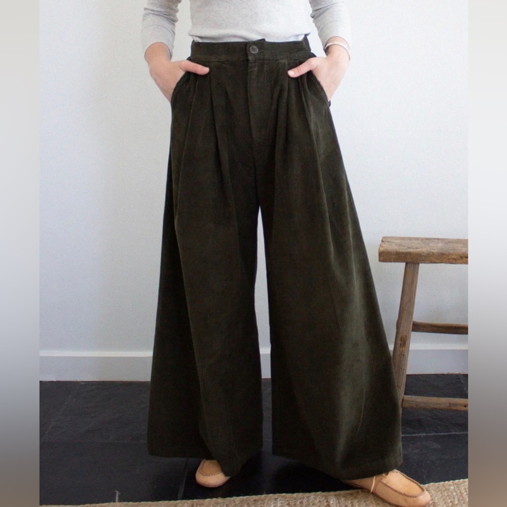 Esby Nadia cords in spruce, size 10